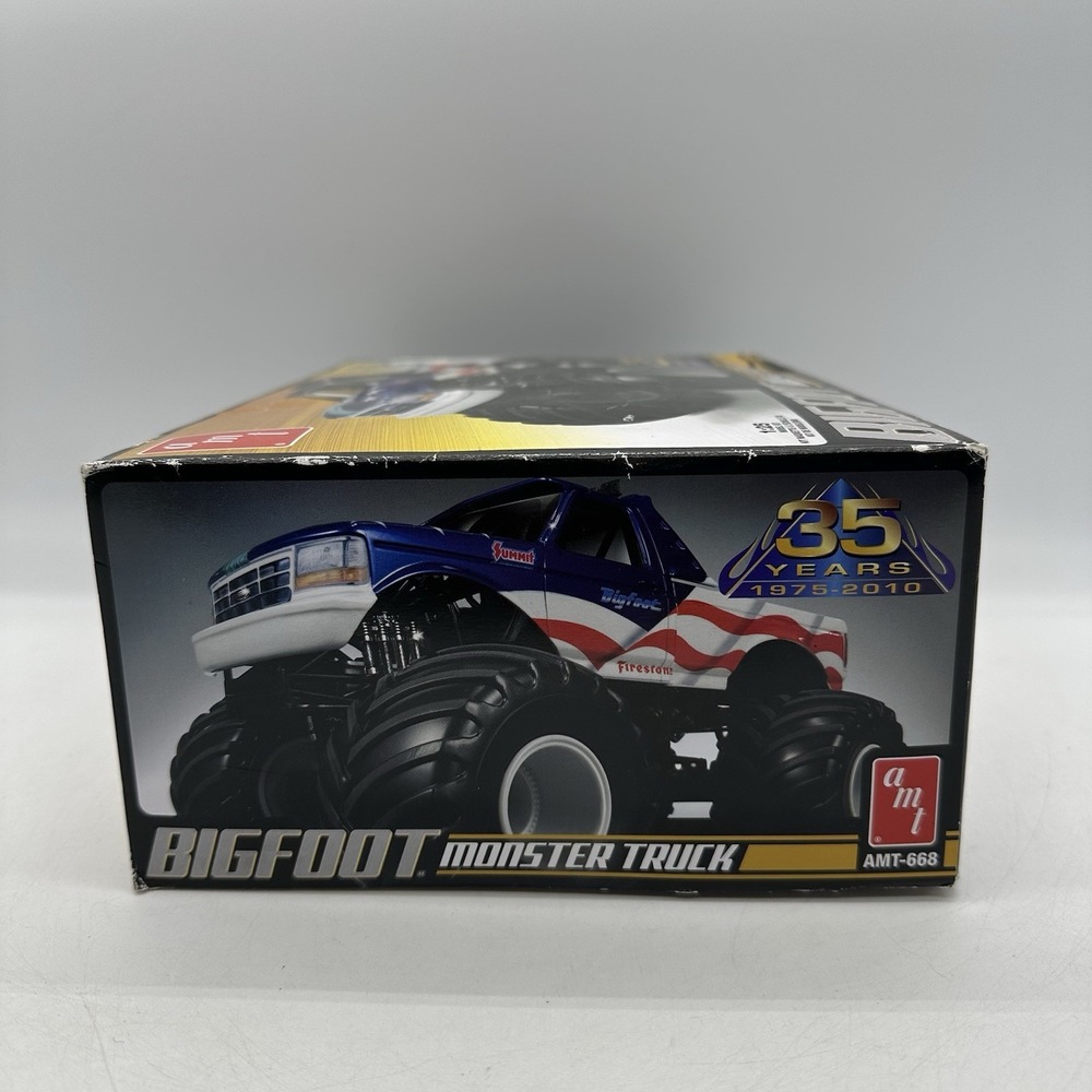 AMT AMT668 Bigfoot Monster Truck 1/25 Scale 2010 35th Anniver. Plastic Model Kit